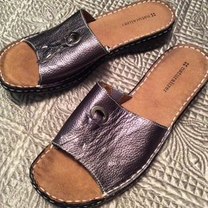 Leather Naturalizer Sandals